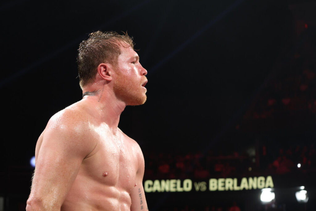 ‘Canelo’ Álvarez busca ante el cubano Scull recuperar el título supermedio
